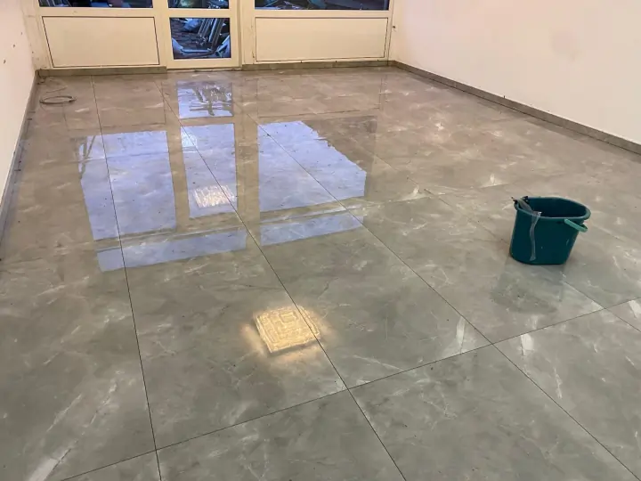 Vloer project 01 - kitwerk door Nieuwekit.nl in Veghel, Noord-Brabant